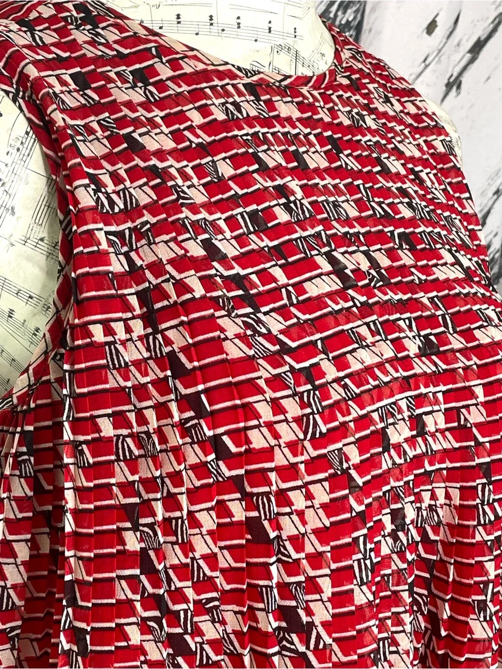 Banana Republic Pleated Swing Top Sleeveless Red Black XS